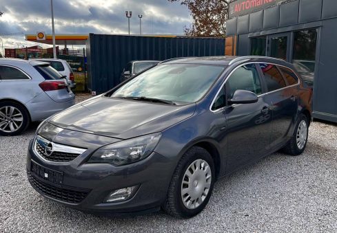 opel astra 2011