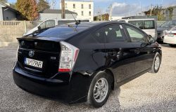TOYOTA PRIUS 2011