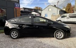 TOYOTA PRIUS 2011