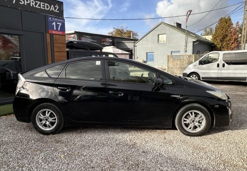 toyota prius 2011