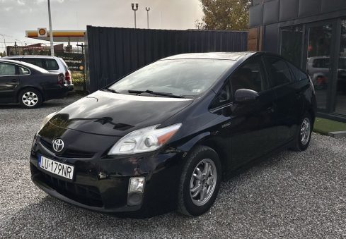 toyota prius 2011