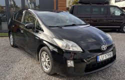 TOYOTA PRIUS 2011