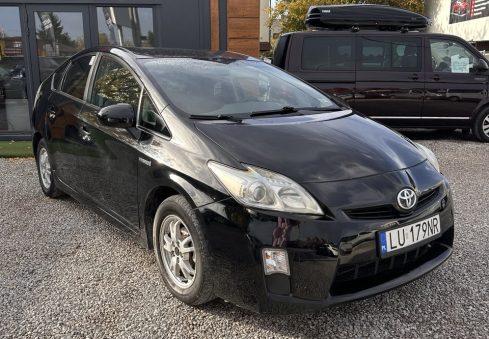 toyota prius 2011