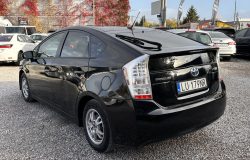 TOYOTA PRIUS 2011