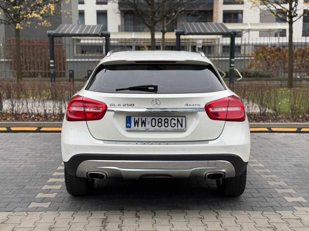 MERCEDES-BENZ GLA 2015