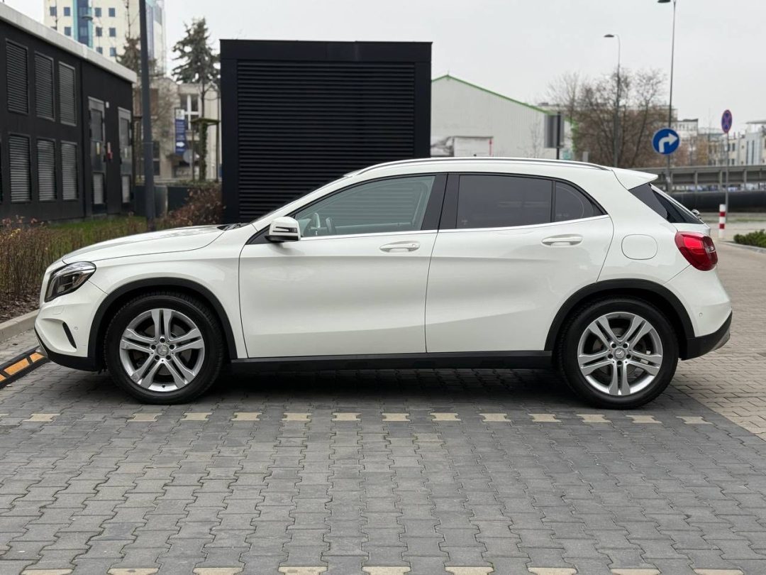 MERCEDES-BENZ GLA 2015
