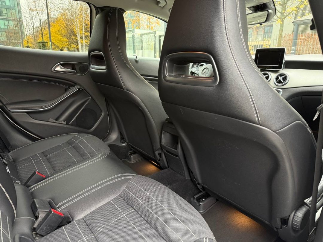 MERCEDES-BENZ GLA 2015