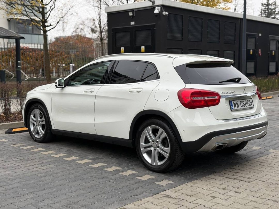 MERCEDES-BENZ GLA 2015