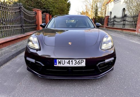 porsche panamera 2018