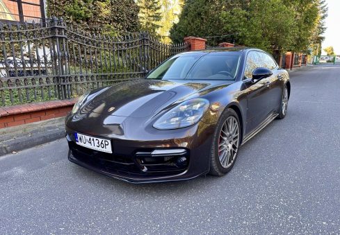 porsche panamera 2018