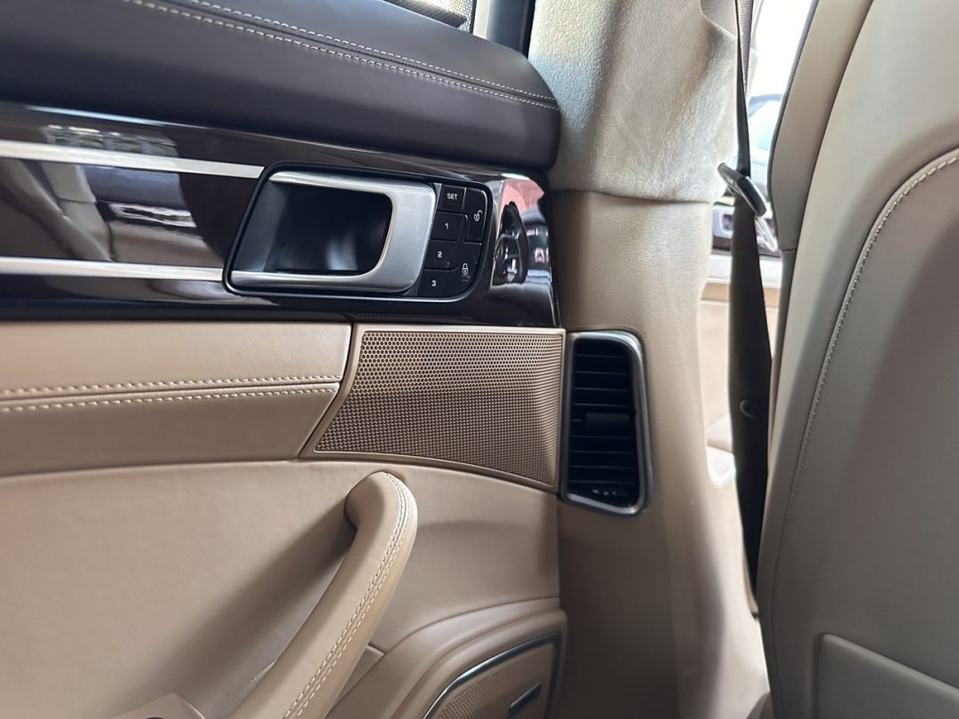 PORSCHE PANAMERA 2018