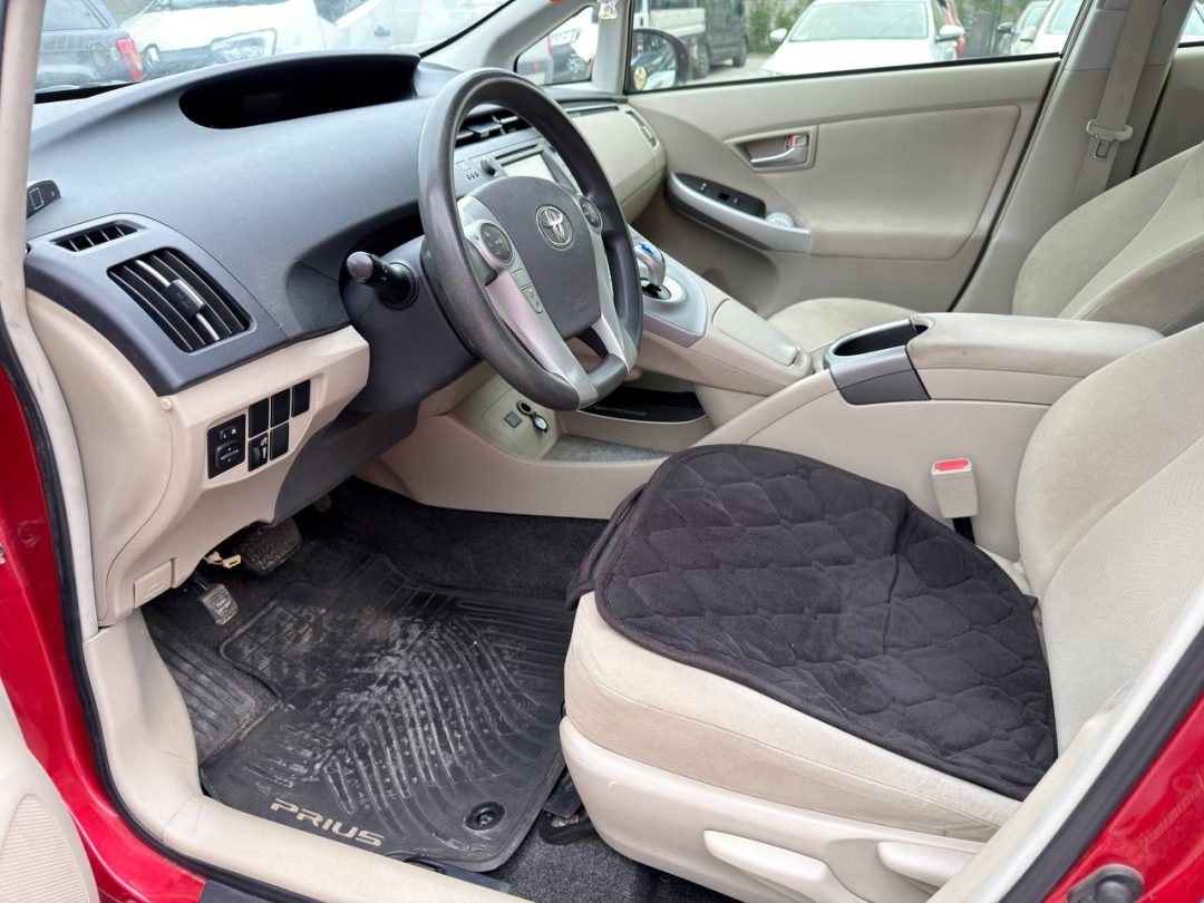 TOYOTA PRIUS 2014