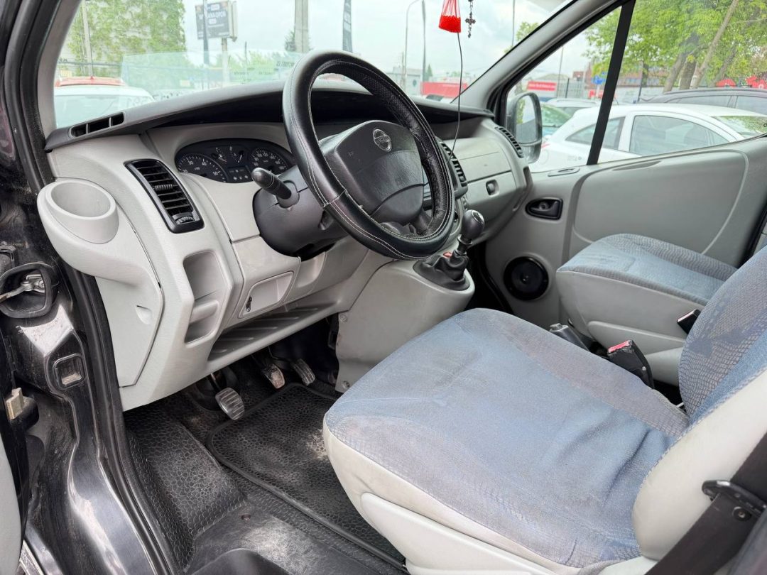 NISSAN PRIMASTAR 2004