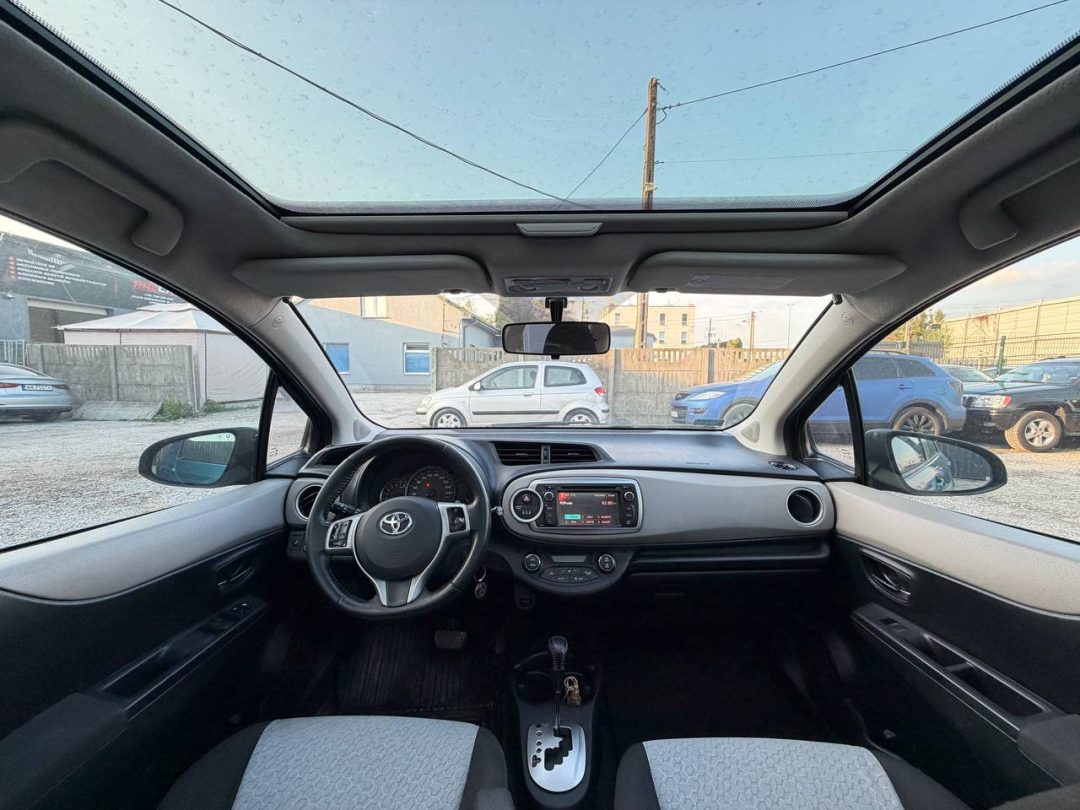 TOYOTA YARIS 2011