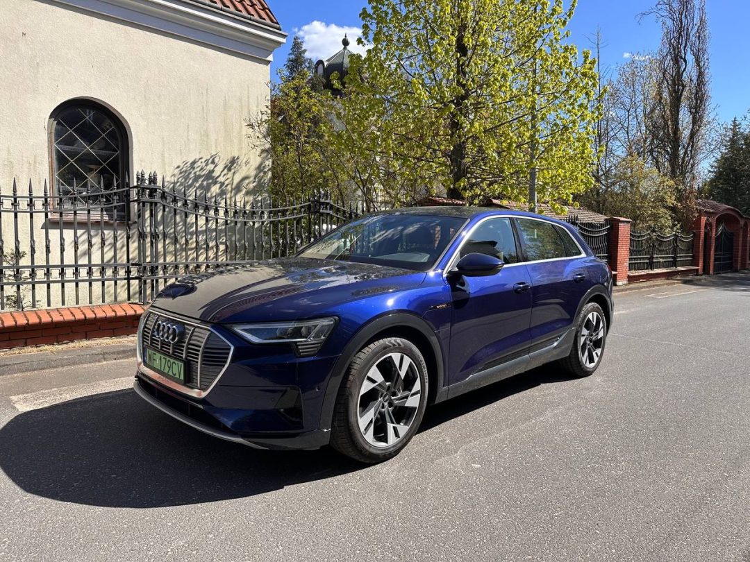 AUDI E-TRON 2022