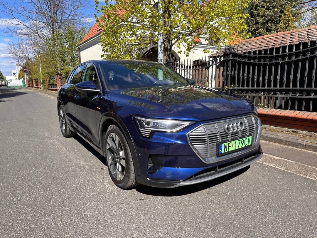 AUDI E-TRON 2022