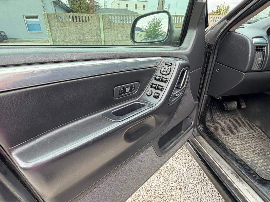 JEEP GRAND CHEROKEE 2004