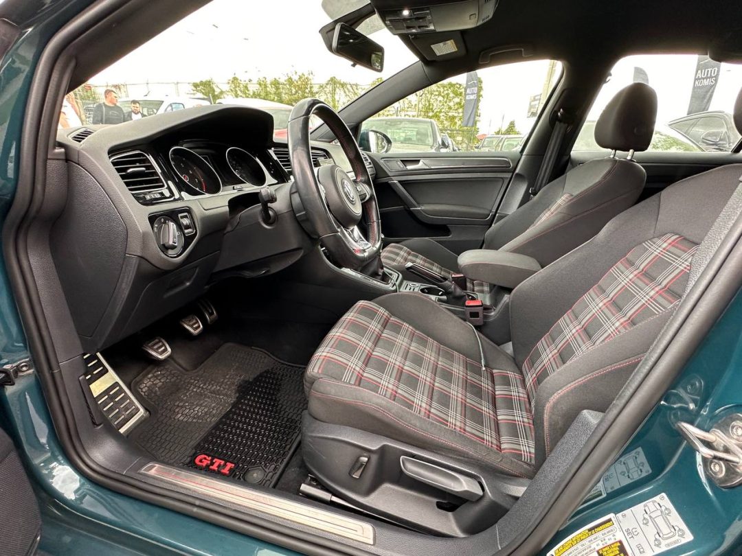 VOLKSWAGEN GOLF GTI 2019