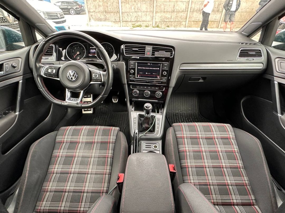 VOLKSWAGEN GOLF GTI 2019