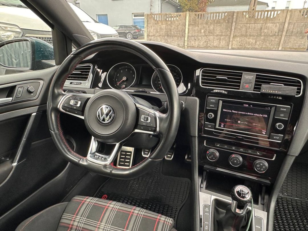 VOLKSWAGEN GOLF GTI 2019