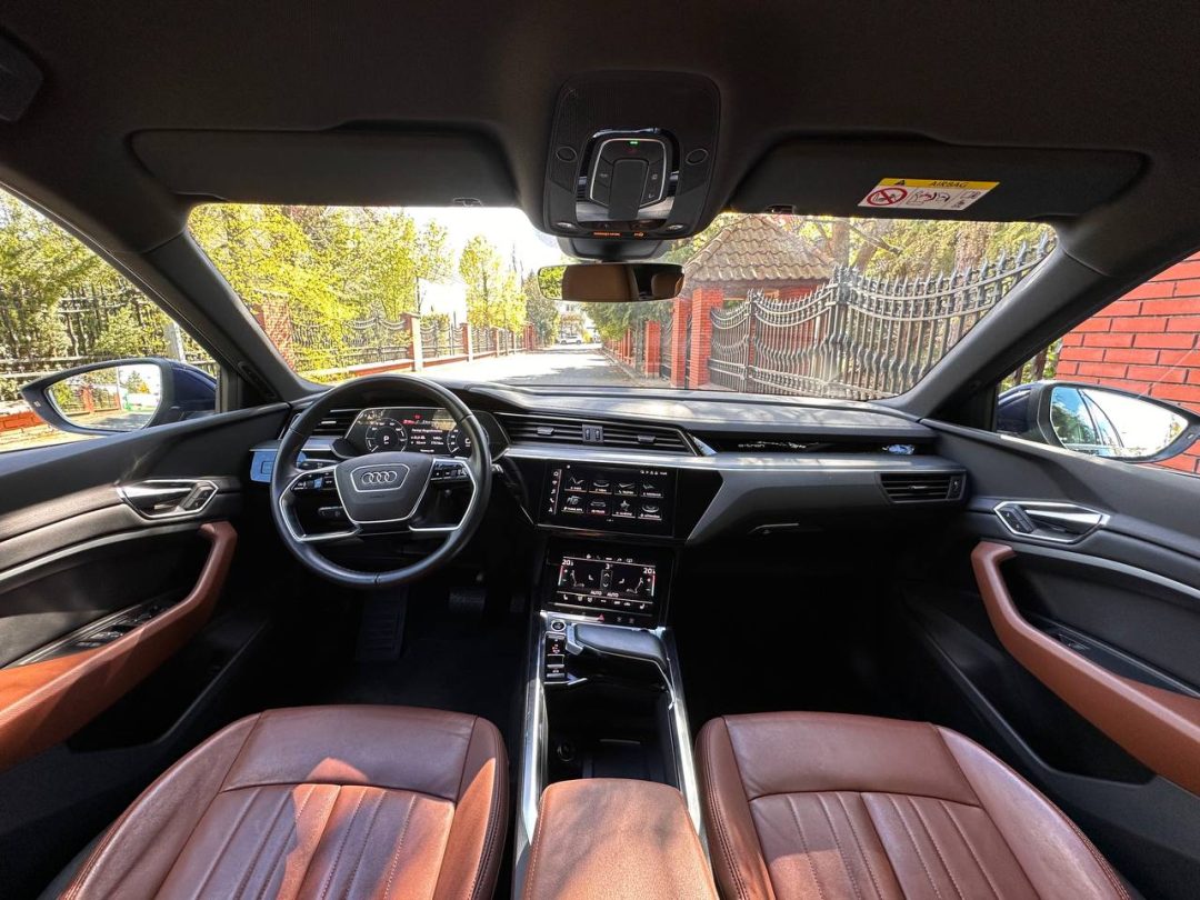 AUDI E-TRON 2022