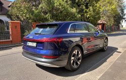 AUDI E-TRON 2022