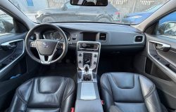 VOLVO V60 2015