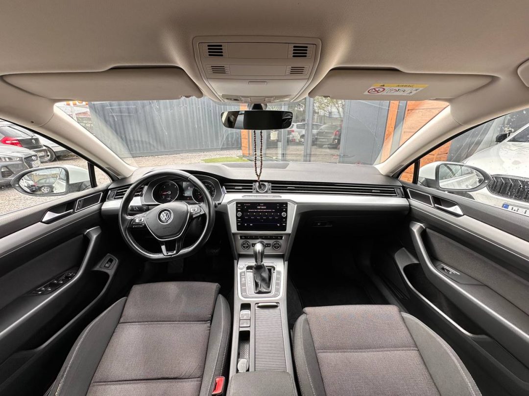 VOLKSWAGEN PASSAT 2019