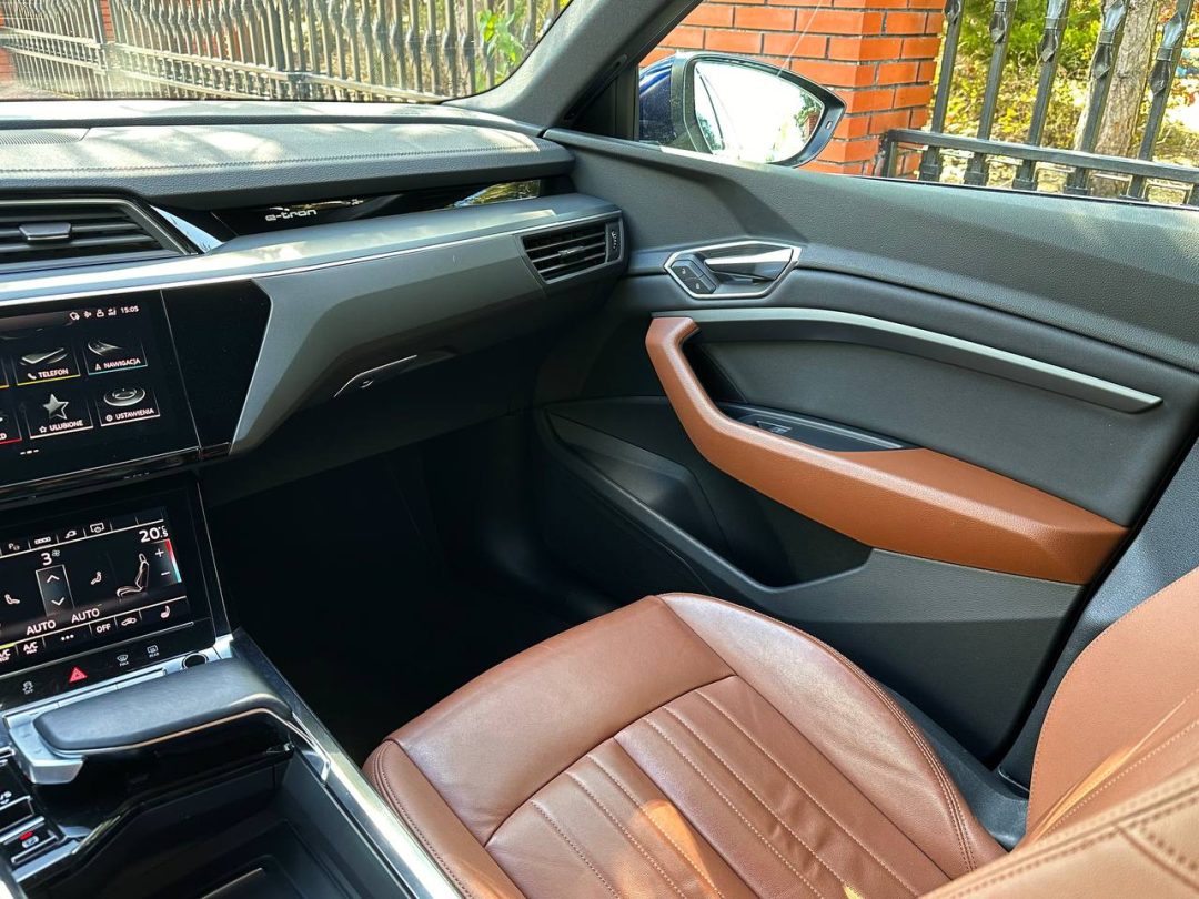 AUDI E-TRON 2022