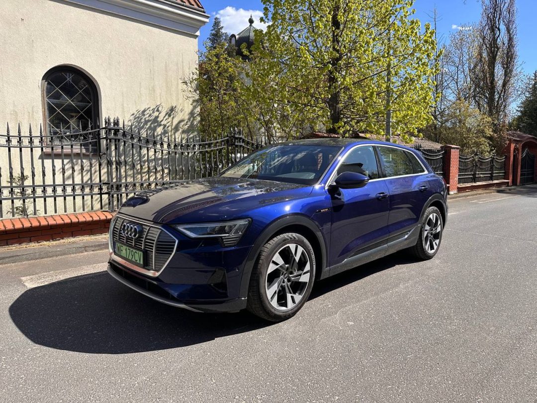 AUDI E-TRON 2022