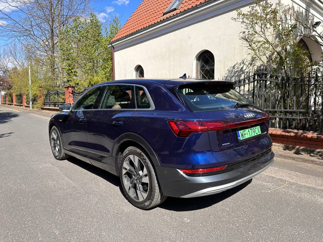 AUDI E-TRON 2022
