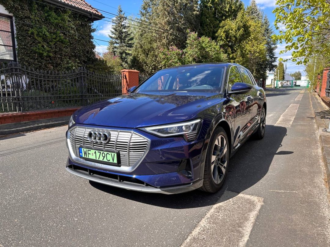 AUDI E-TRON 2022