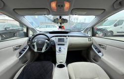 TOYOTA PRIUS 2014