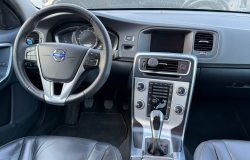 VOLVO V60 2015