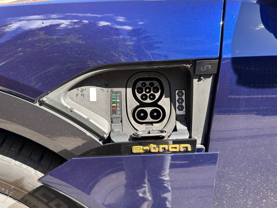 AUDI E-TRON 2022