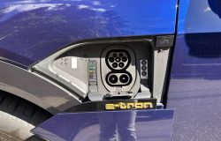 AUDI E-TRON 2022