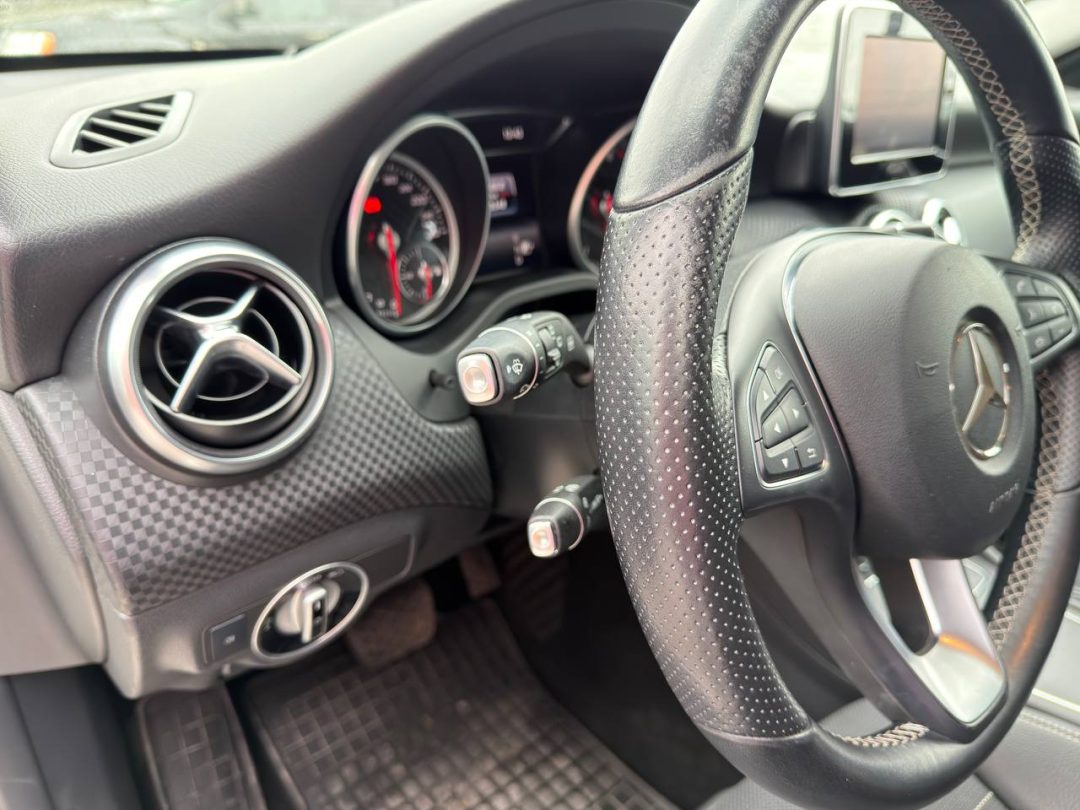 MERCEDES-BENZ A-КЛАСС 2015