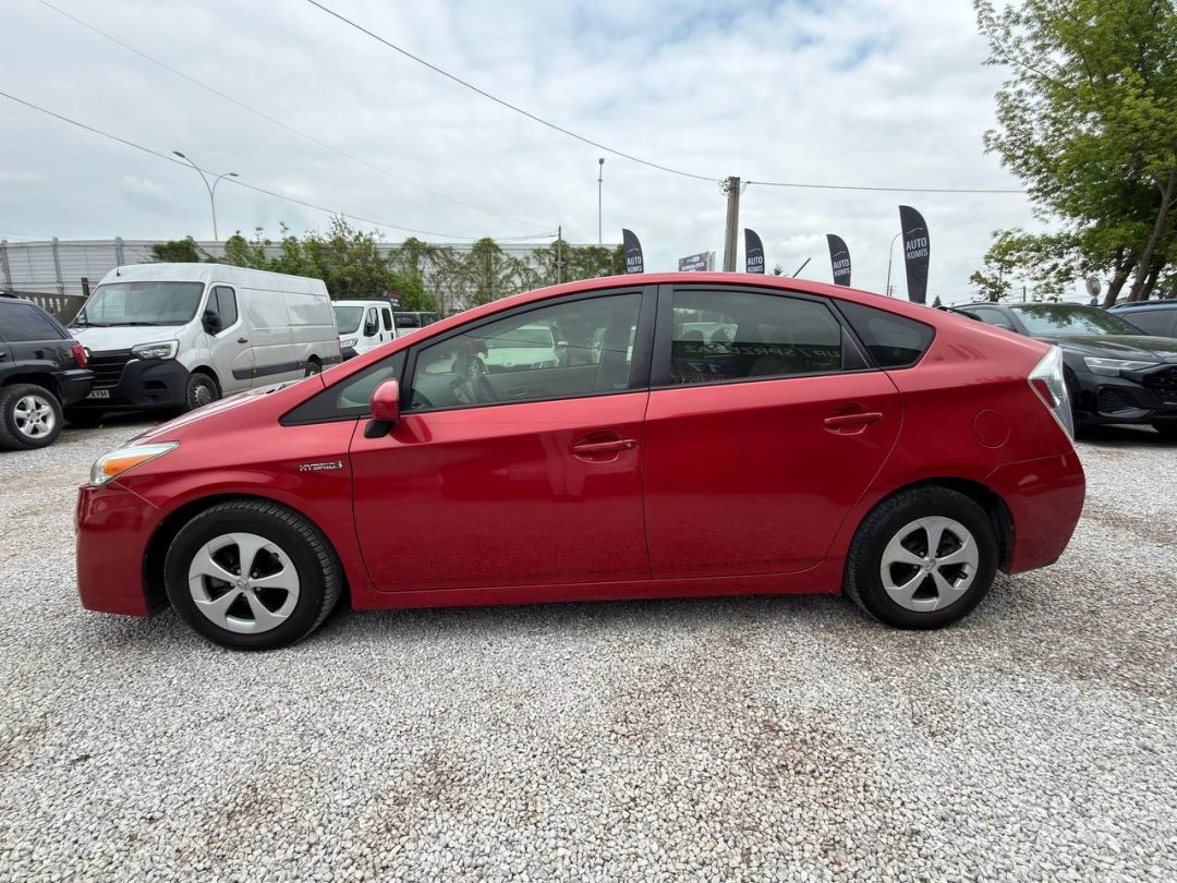 TOYOTA PRIUS 2014