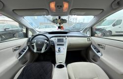 TOYOTA PRIUS 2014