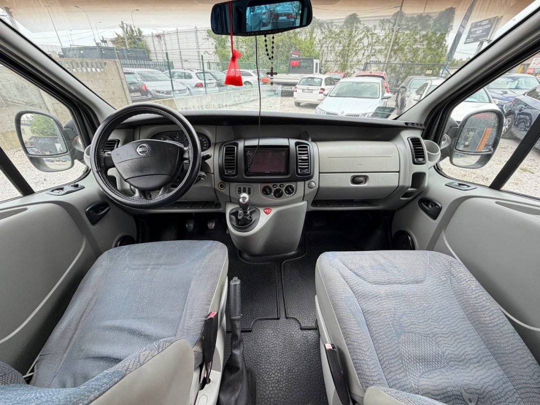 NISSAN PRIMASTAR 2004
