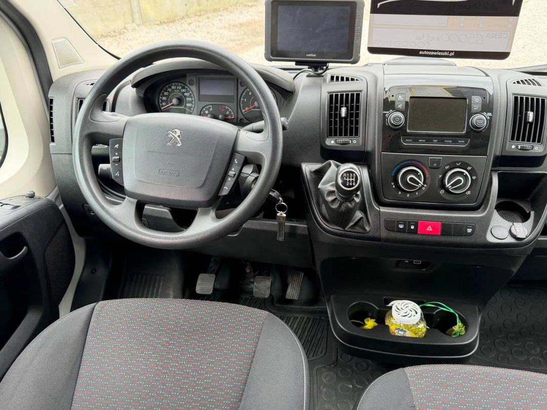 PEUGEOT 2021