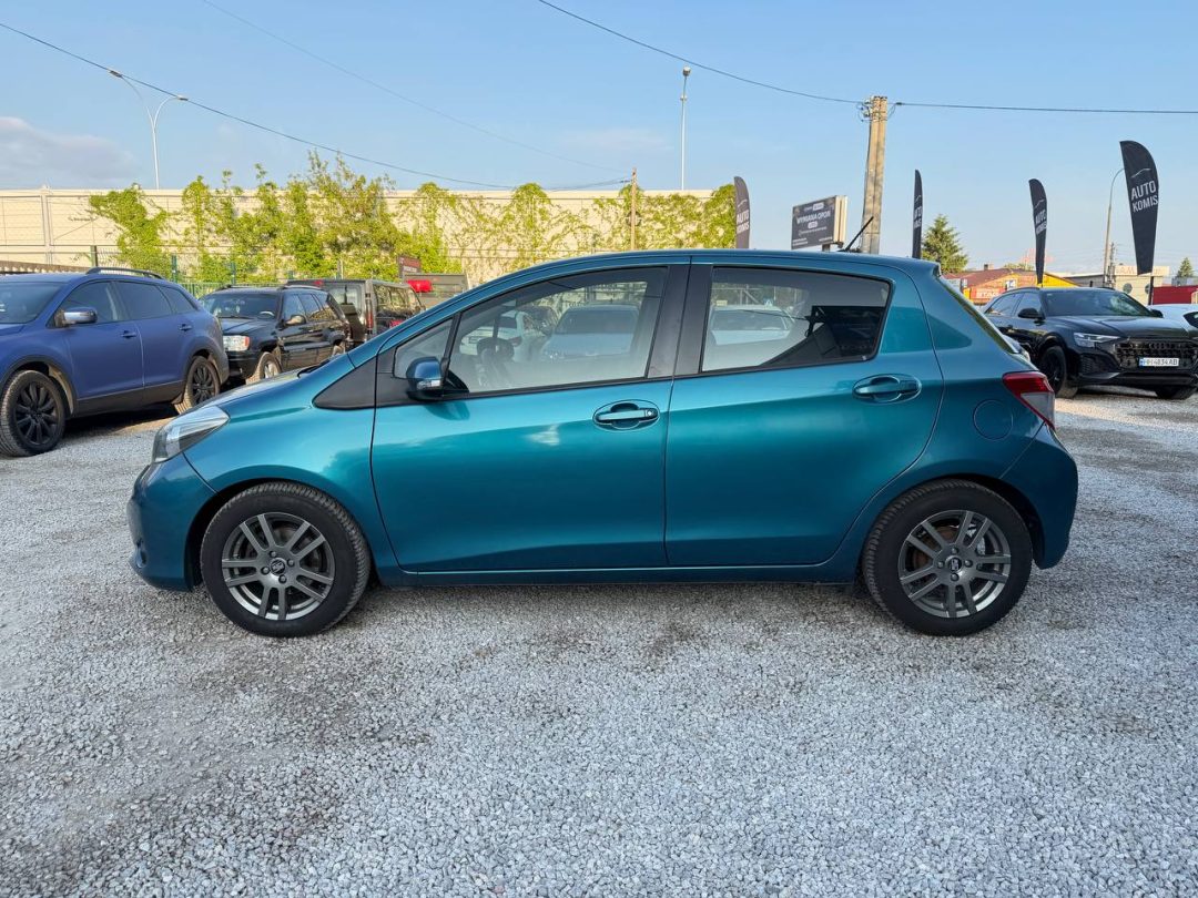 TOYOTA YARIS 2011