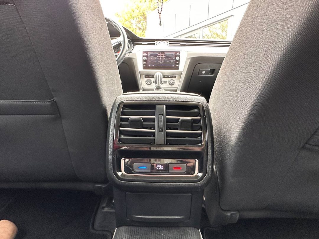 VOLKSWAGEN PASSAT 2019
