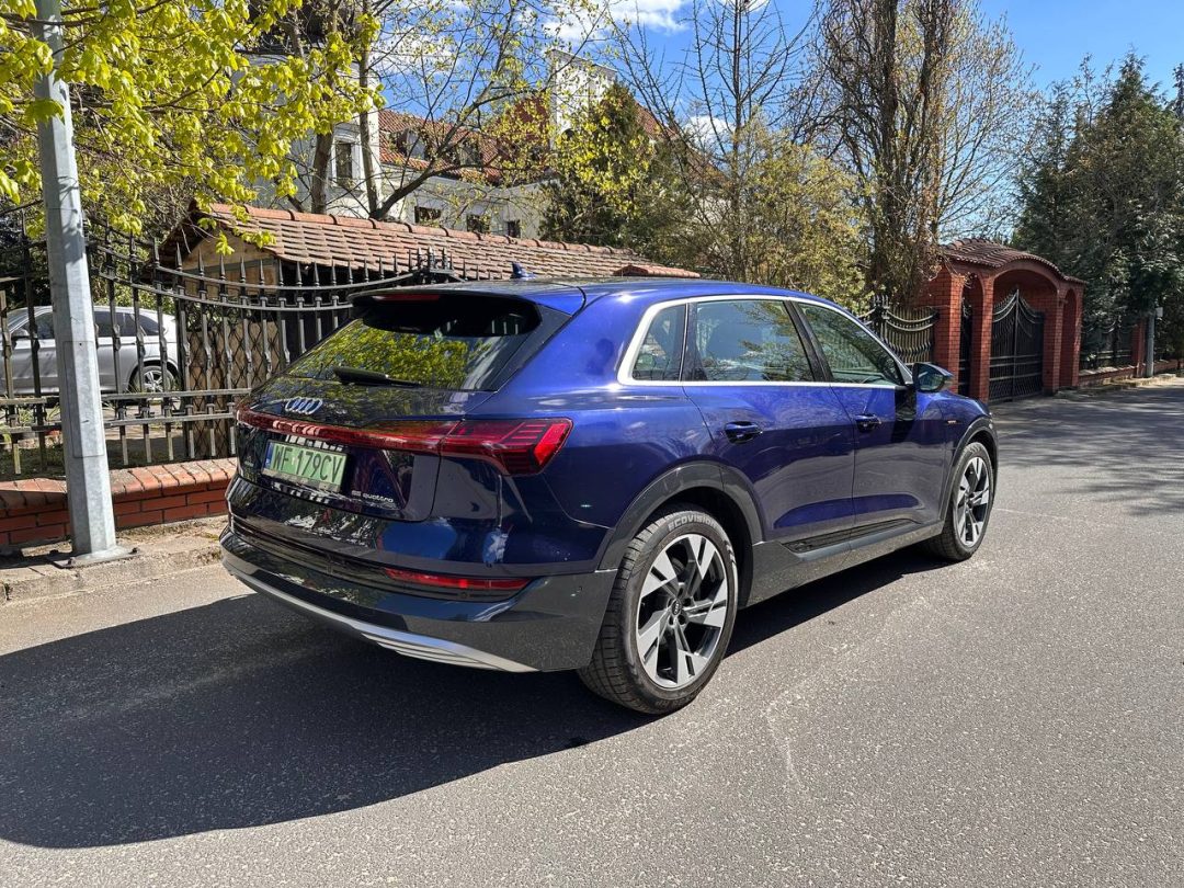 AUDI E-TRON 2022