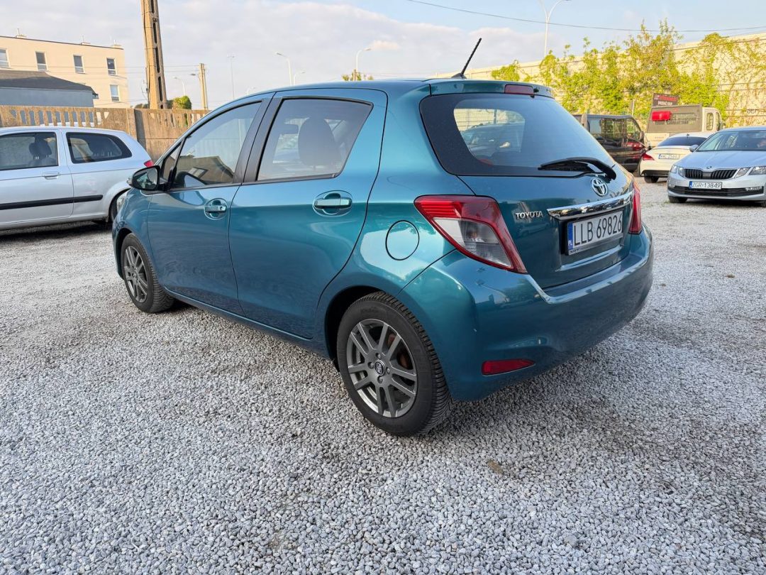 TOYOTA YARIS 2011