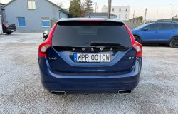 VOLVO V60 2015