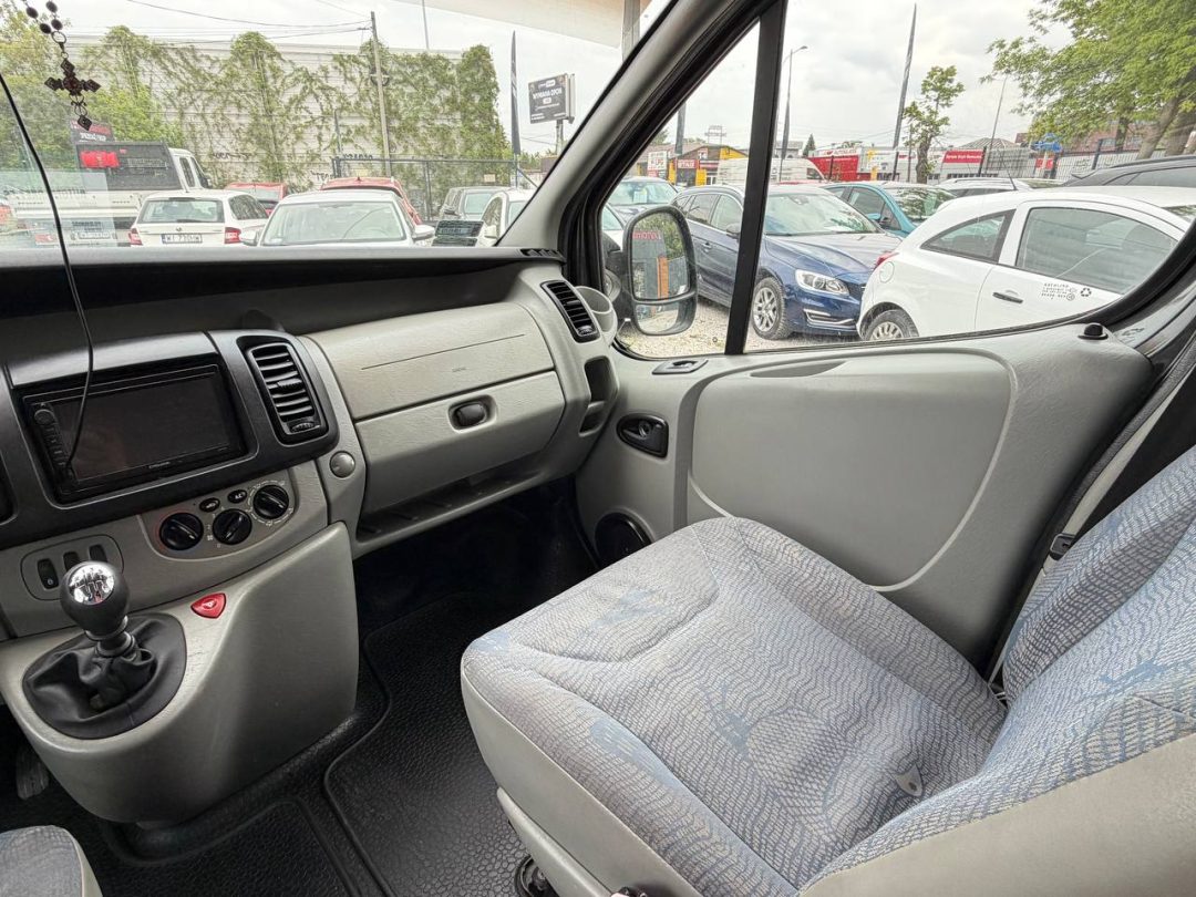 NISSAN PRIMASTAR 2004