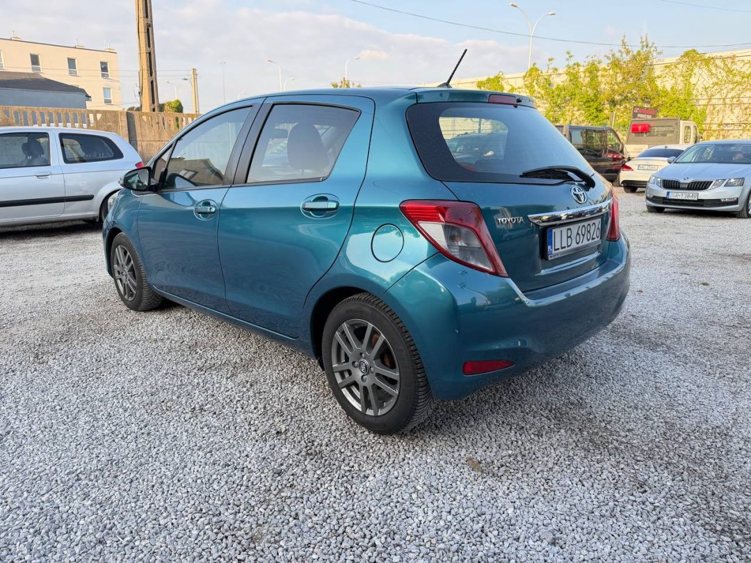 TOYOTA YARIS 2011