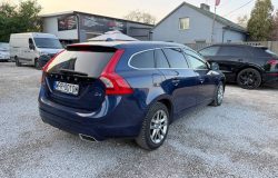 VOLVO V60 2015
