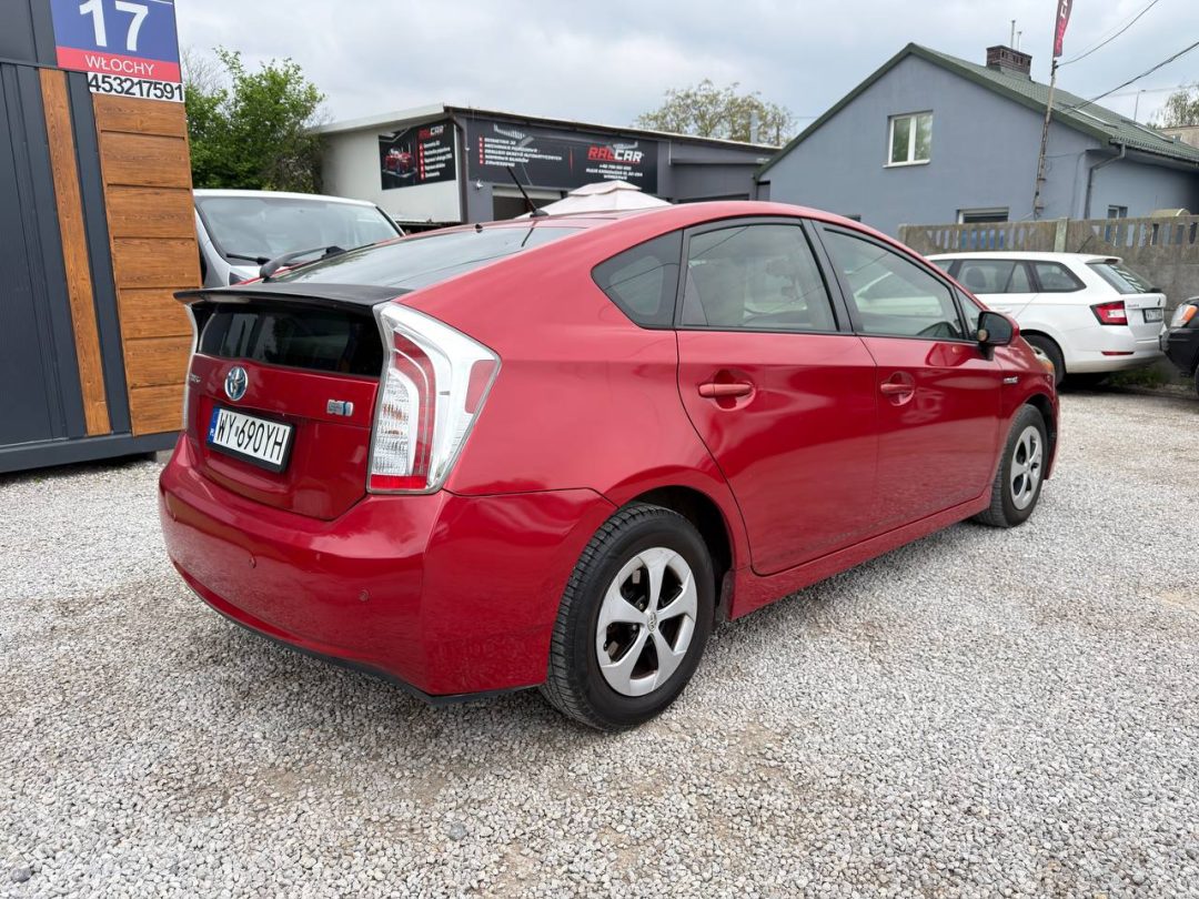 TOYOTA PRIUS 2014